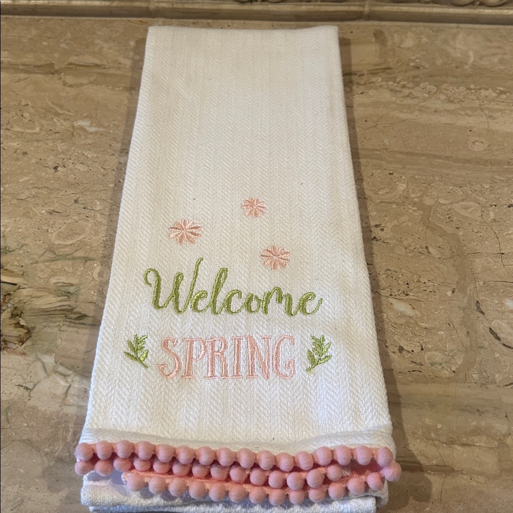 NWT Well Dressed Home Welcome Spring Kitchen Towel